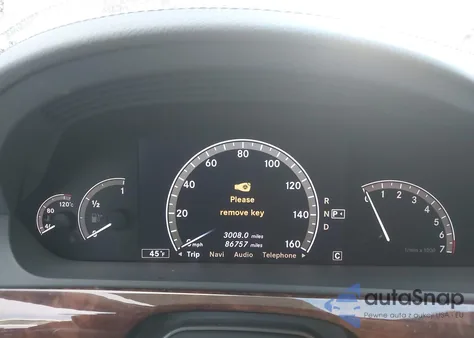 2007 Mercedes-Benz S 550 z USA, uszkodzony, nr VIN WDDNG71X47A068897